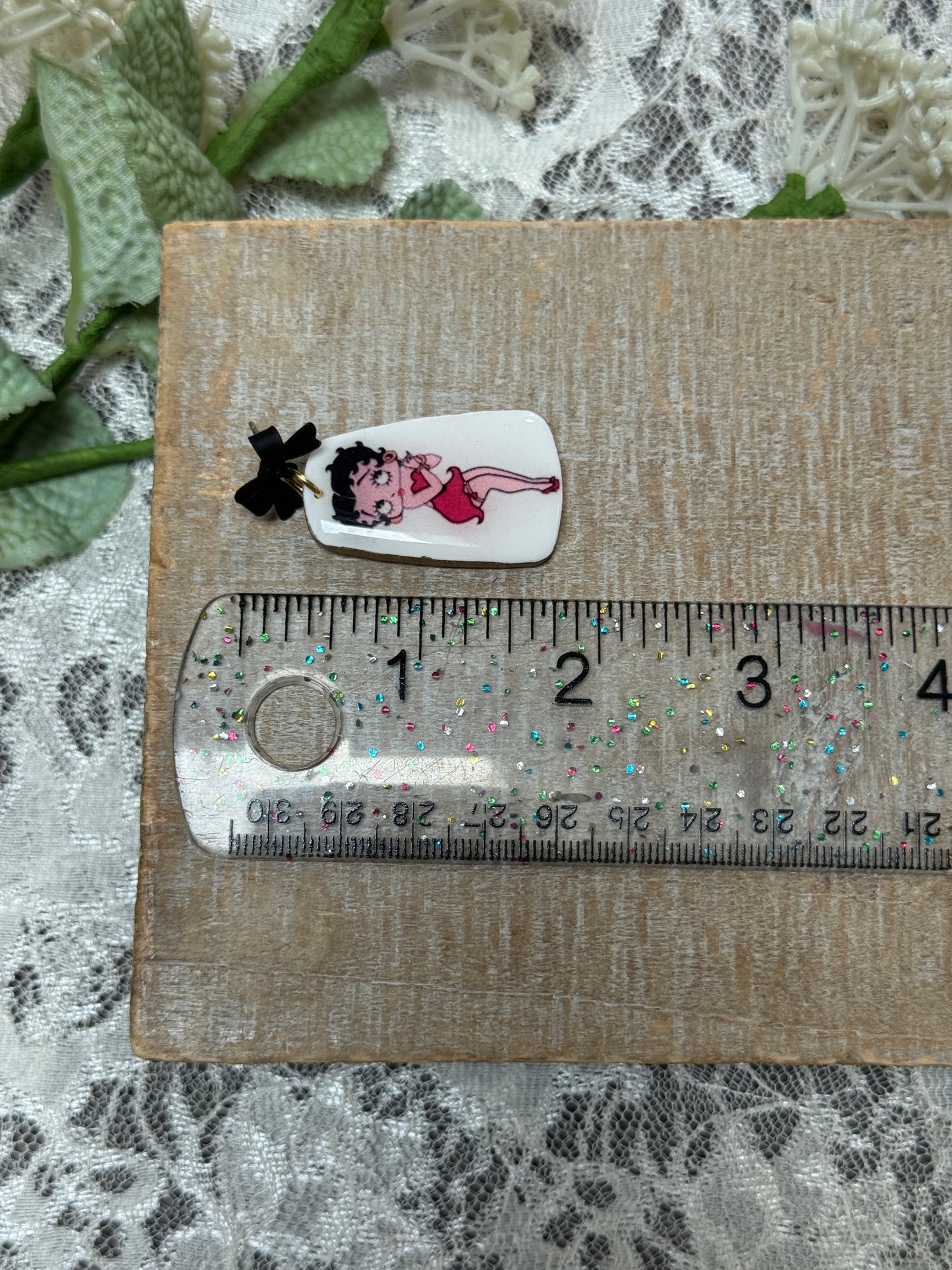Cartoon Betty Dangles