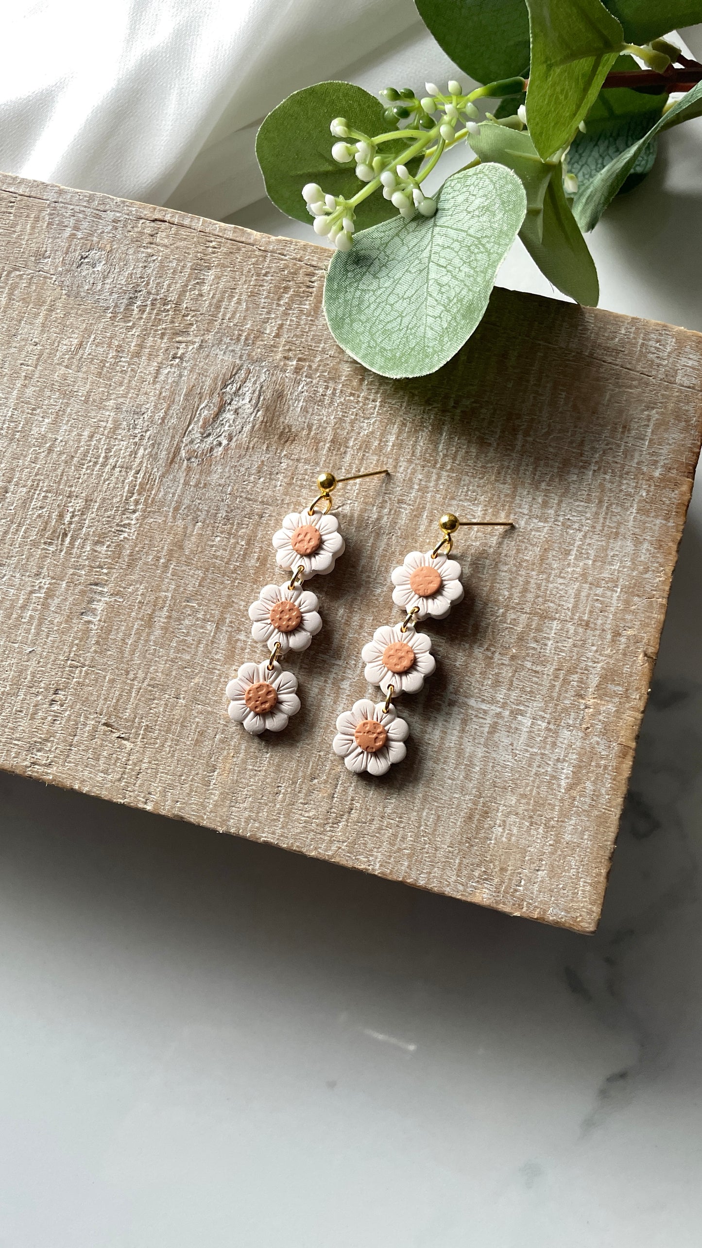 Trio Daisy Dangles -Wholesale