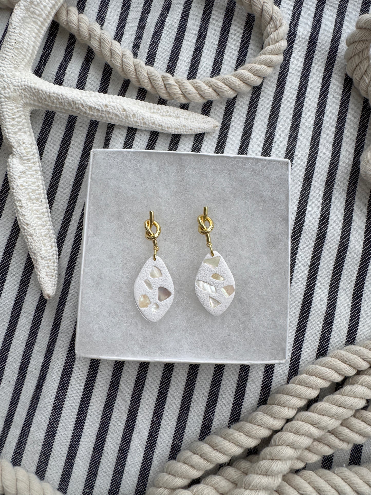 Knotted Shells