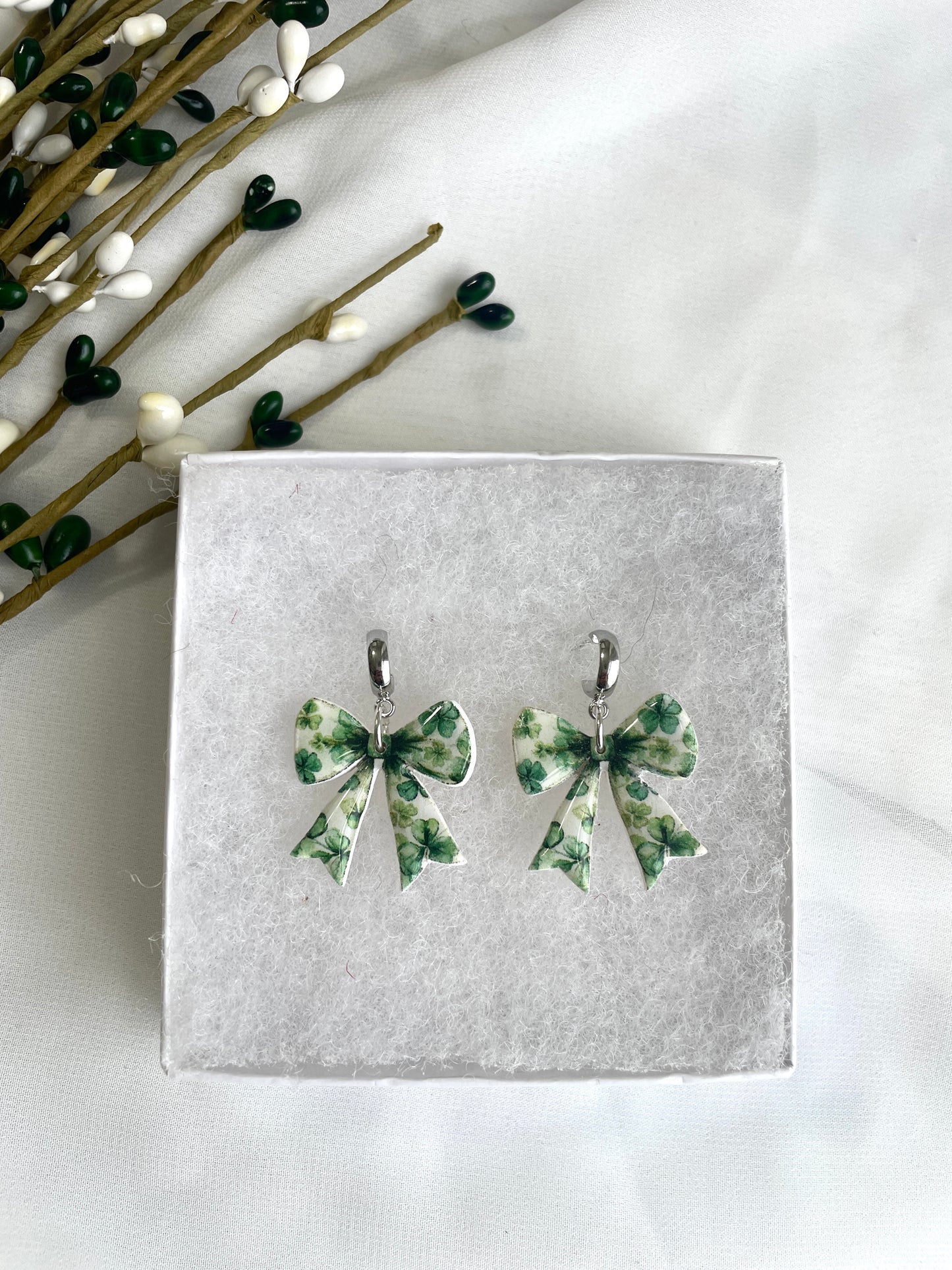 Clover Bows
