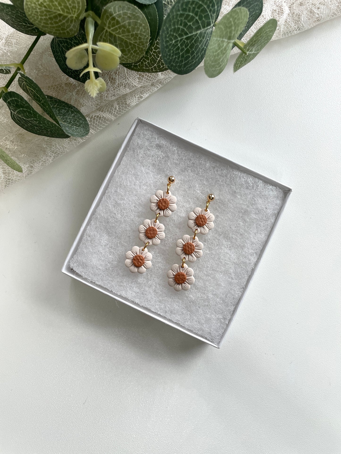 Trio Daisy Dangles -Wholesale