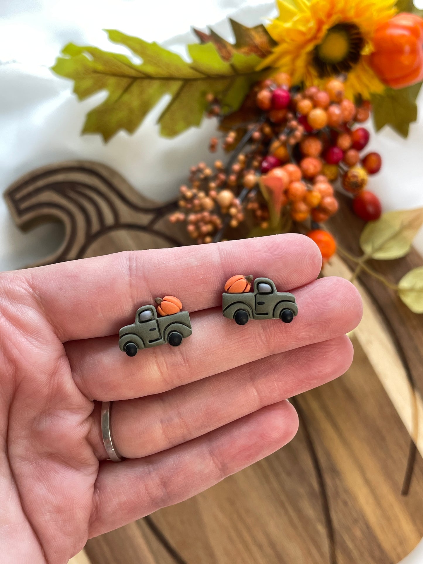 Pumpkin Truck Studs - Wholesale