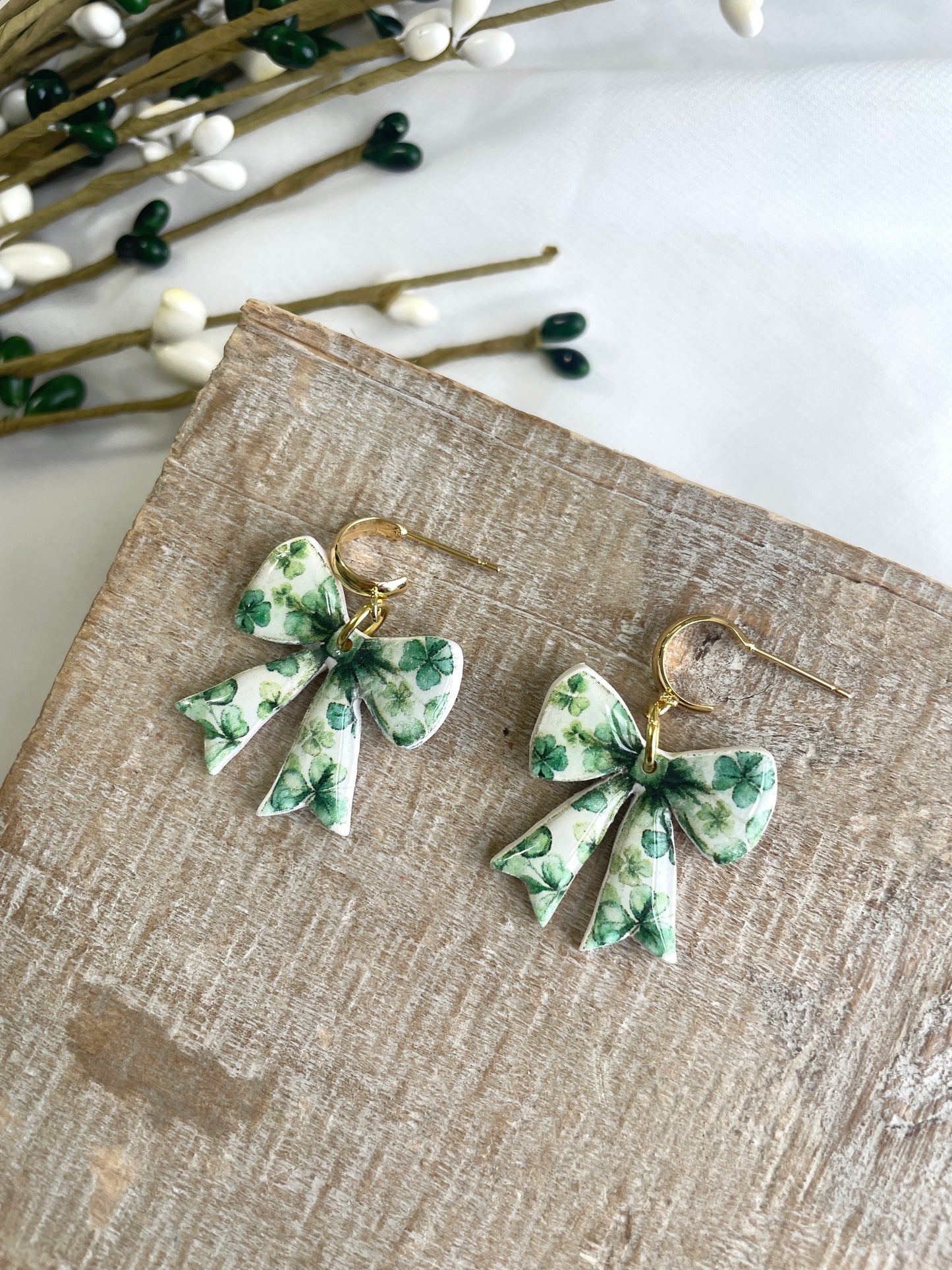 Clover Bows