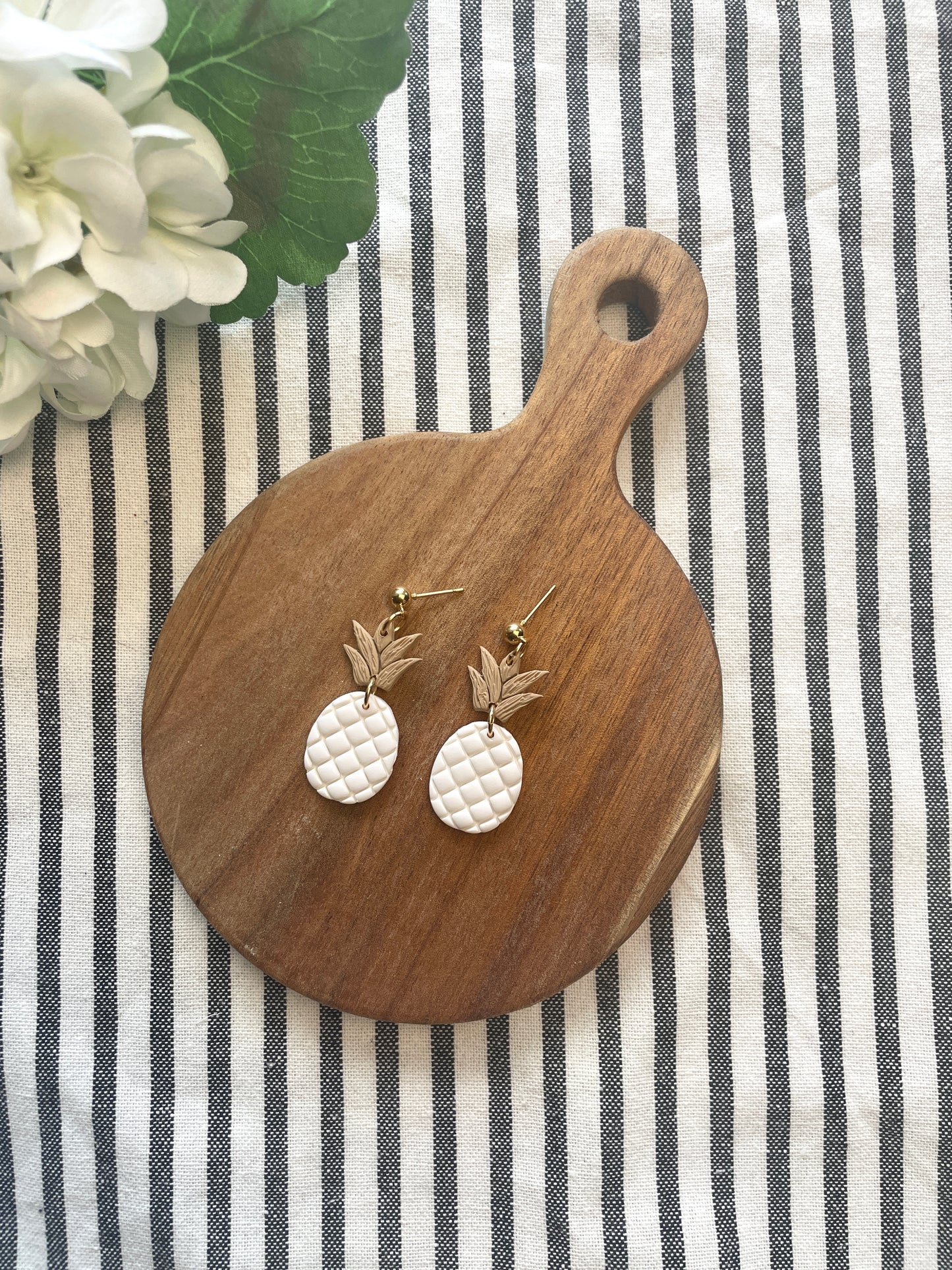 Neutral Pineapples - Wholesale