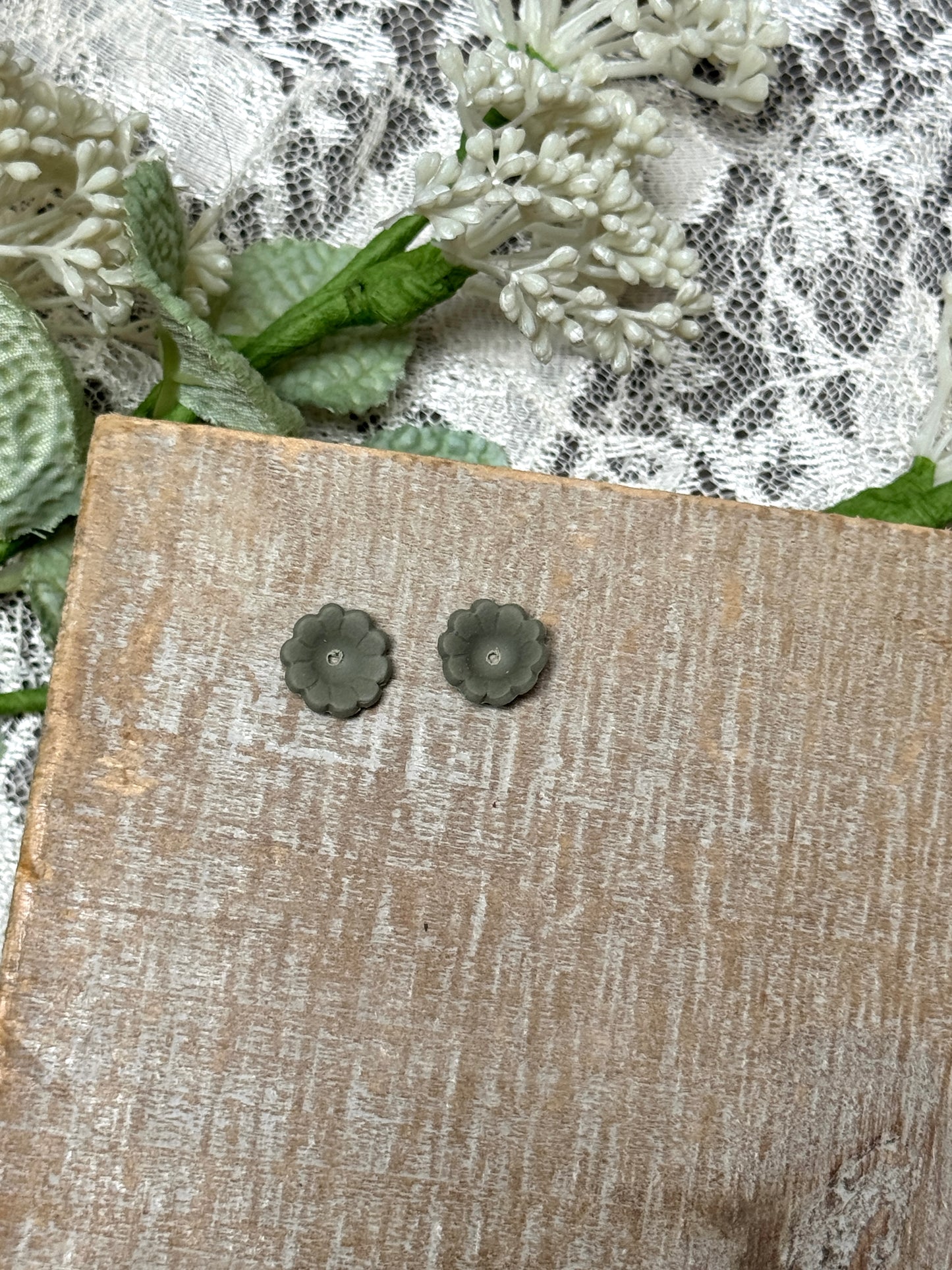 Arlene - Clay Base Only- Interchangeable Studs