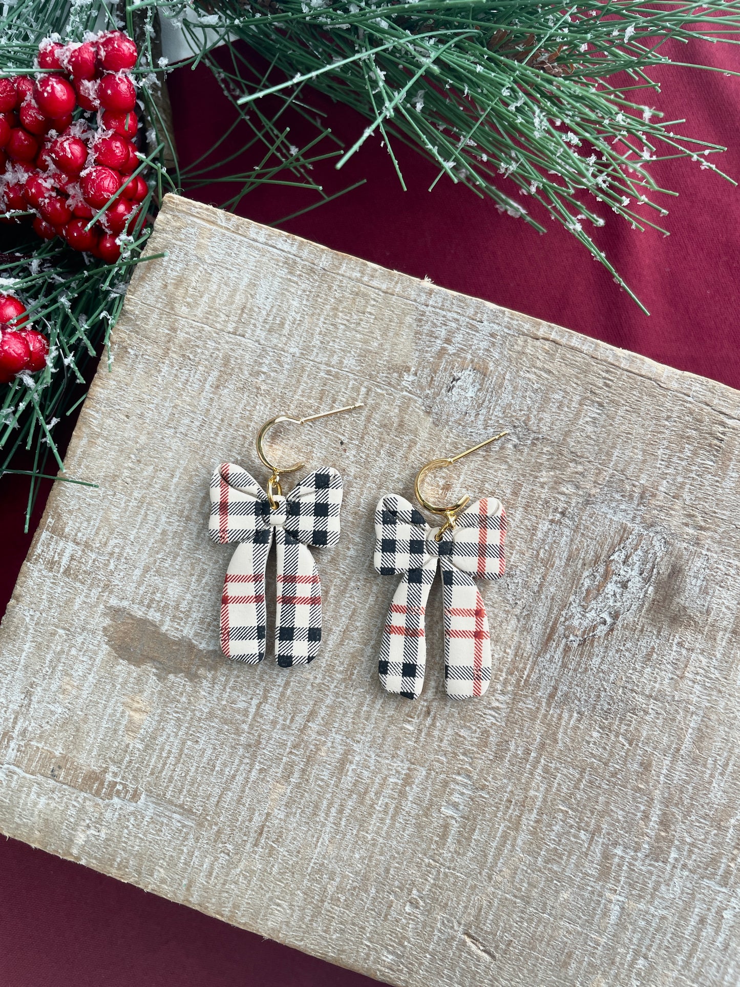 Plaid Bow Huggies - Wholesale