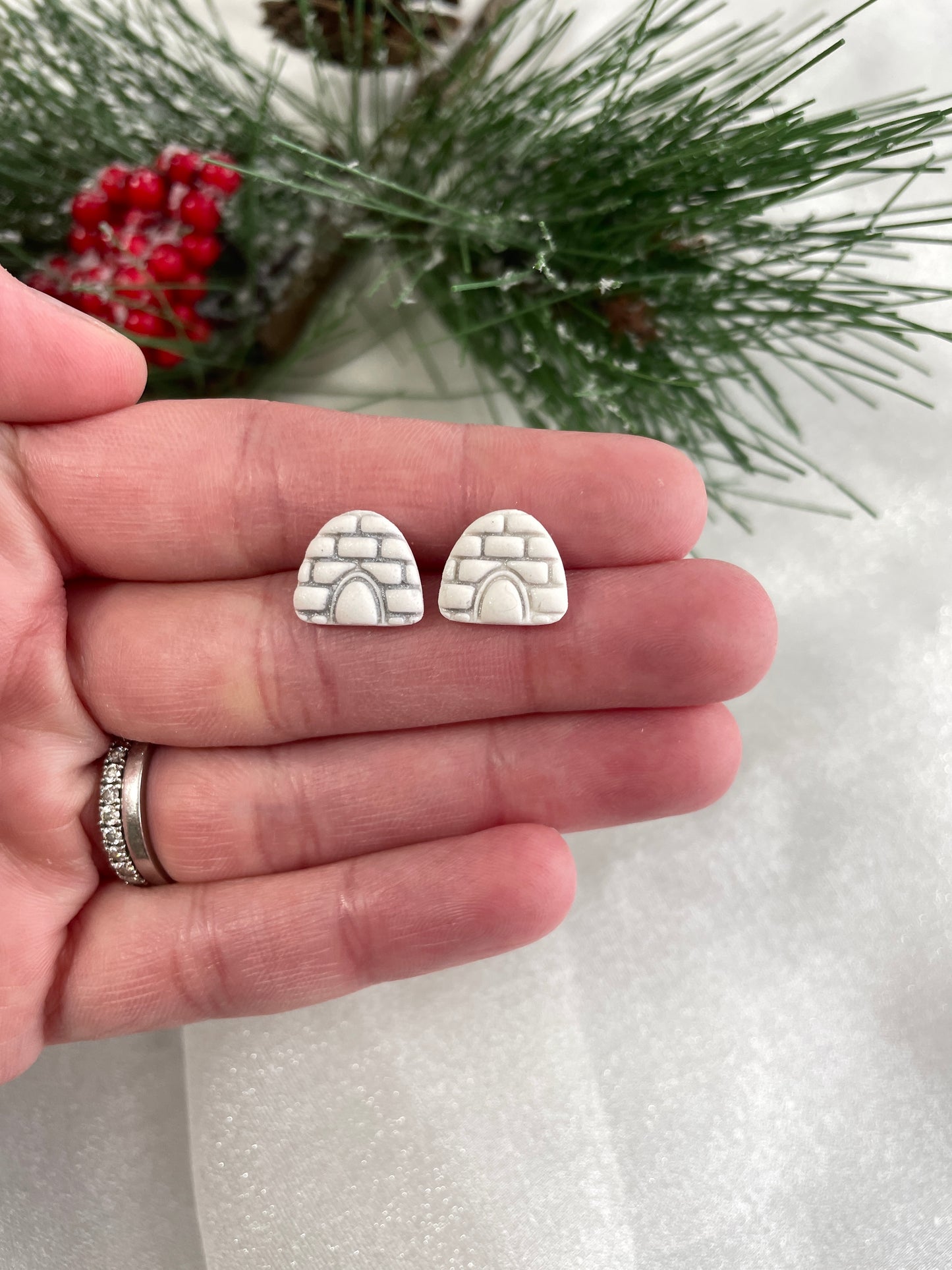 Igloo Studs