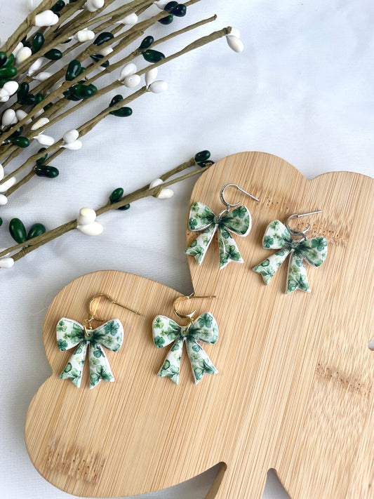 Clover Bows