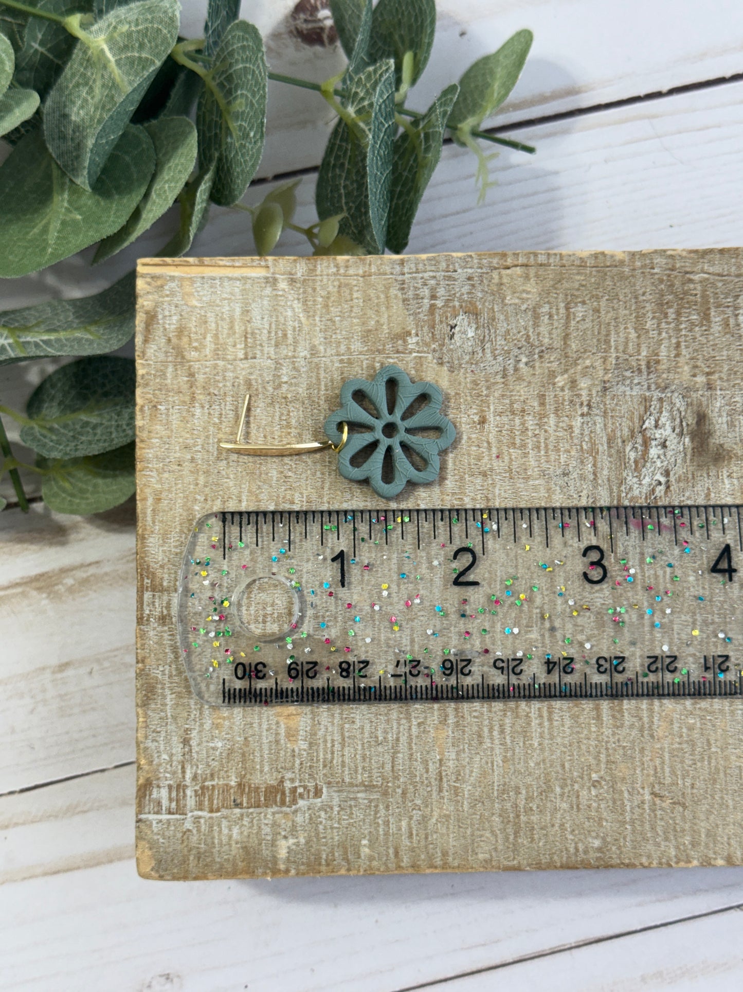 Cutout Daisy Dangles