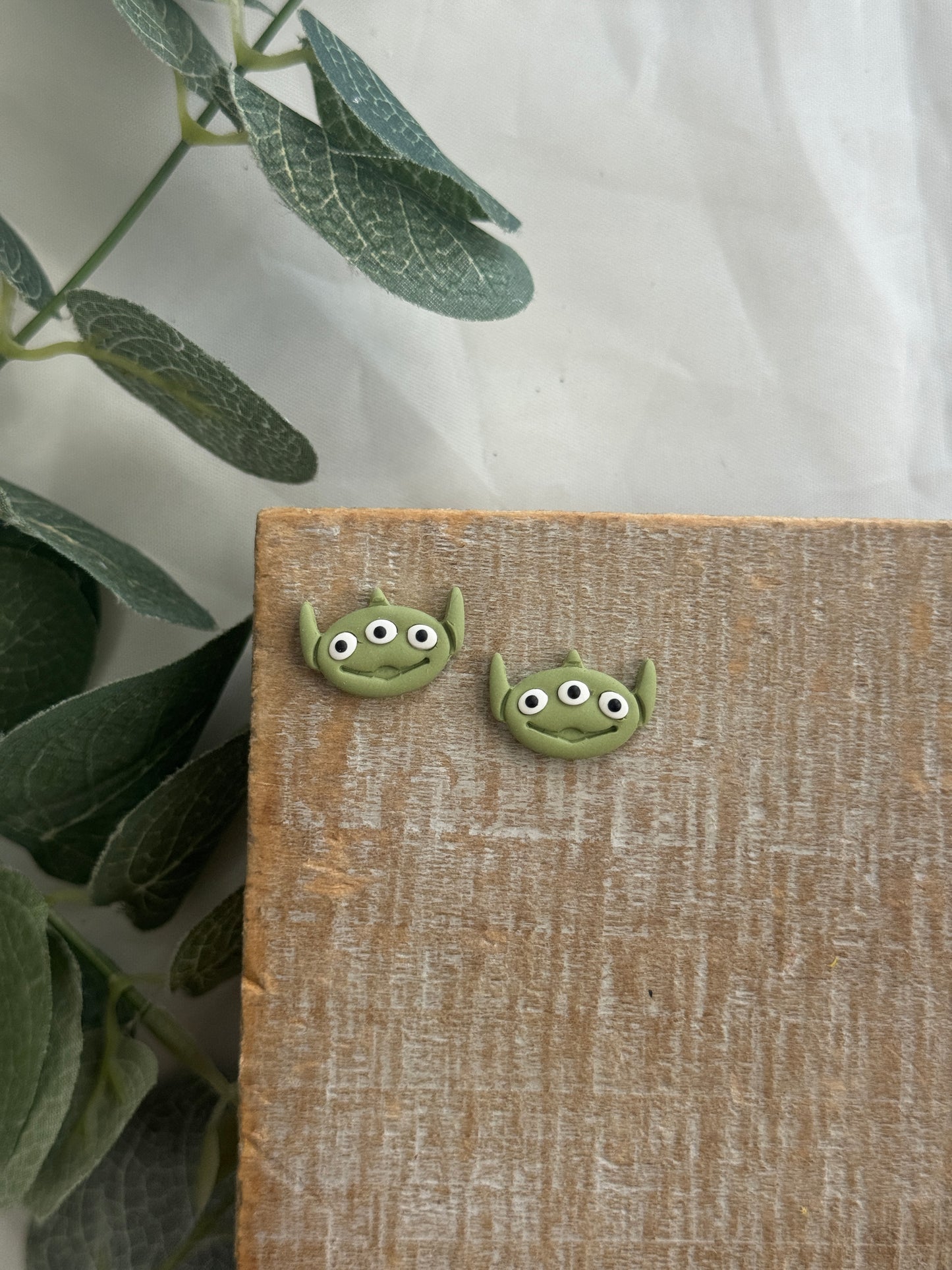 Toy Alien Studs