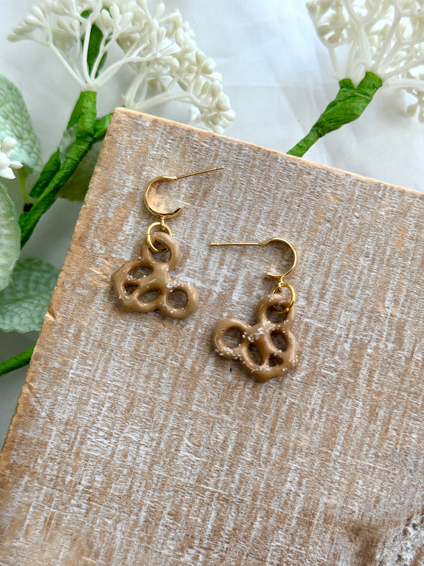 Mouse Pretzel Dangles