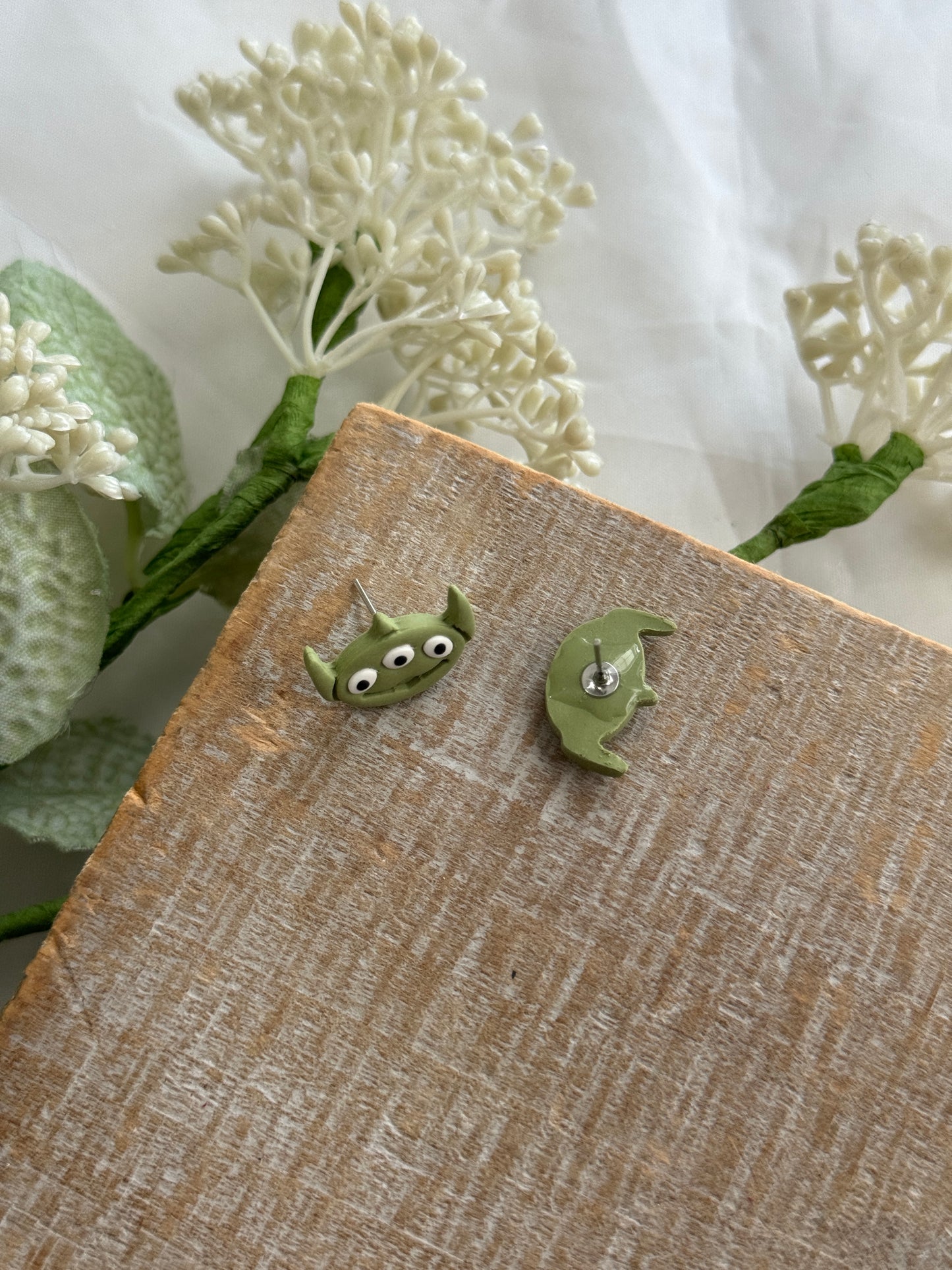 Toy Alien Studs